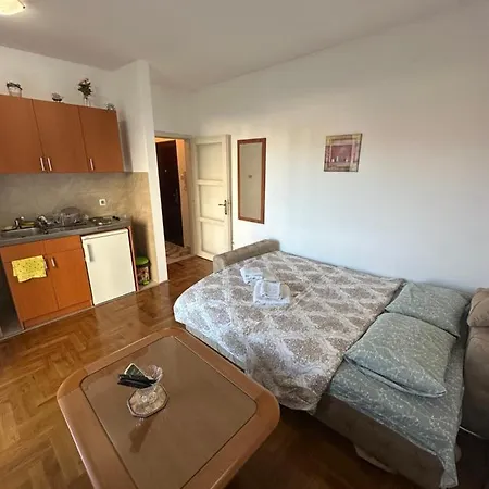 Stex Urban 4 * بودغوريتْسا